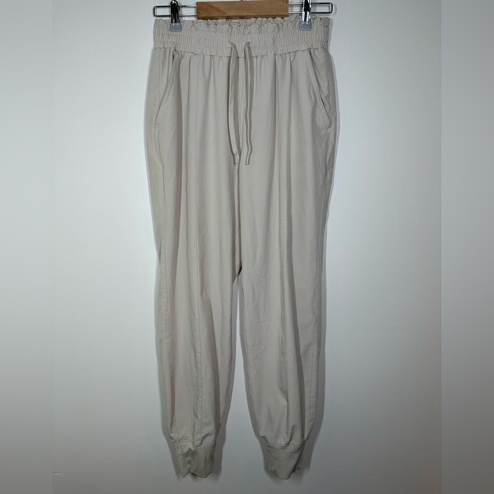 Abercrombie‎ & Fitch Beige Travel Joggers Medium